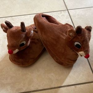 Rudolph slippers were men’s size 9-10